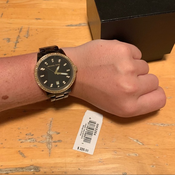 Authentic Micheal Kors watch - Picture 1 of 2